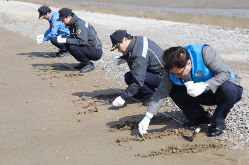 240405 부안해양경찰서 식목일 염색식물 파종 사진4