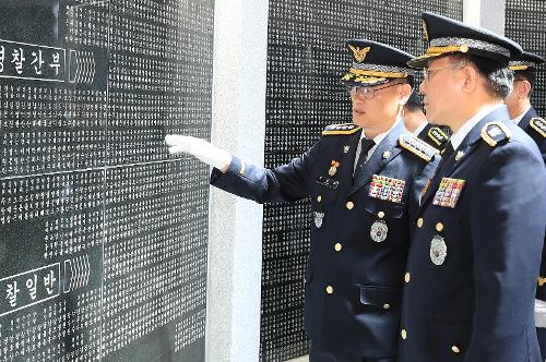 제70회 현충일을 맞아 현충탑 참배(25.6.5) 사진4