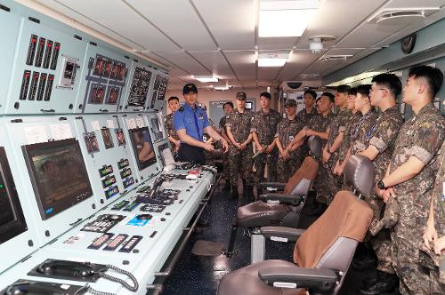 해군사관생도 1501함 견학(25.7.14.) 3