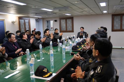 (25.01.07) 신조 3018함 입항 환영식 사진3