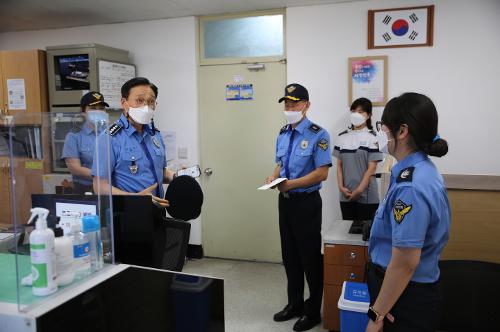 210720 동해해양경찰서장, 해상치안현장 점검(삼척파출소)  사진4