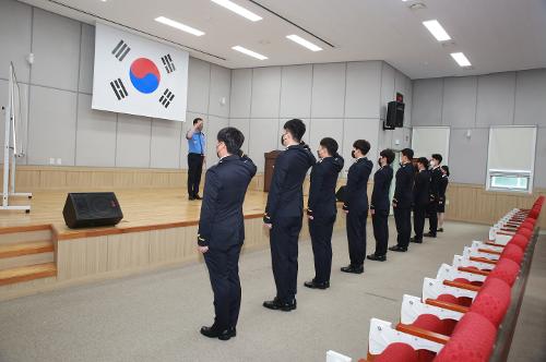 220725 동해해경, 신임 경찰관 12명 임용 사진2