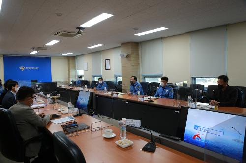 221031 포스코엠텍-한국해양구조협회 기부물품 전달식 사진1