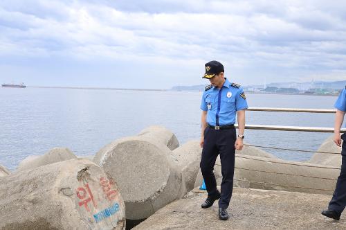 240708 동해해양경찰서장 연안해역 위험구역 치안현장 점검 사진2