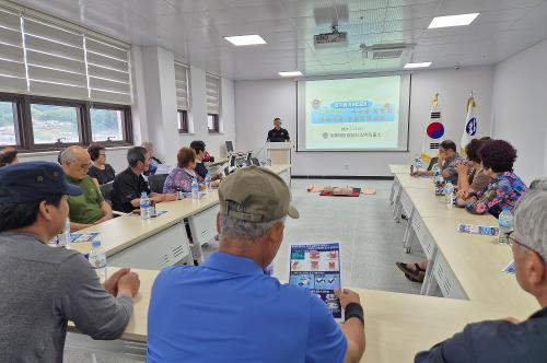 240717 동해해경, 연안안전의 날 맞아 해상 생존술 교육 사진4