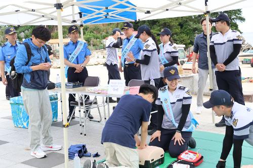 240723 동해해양경찰서장 연안안전의날 안전 캠페인 사진3