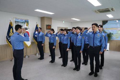 241021 동해해양경찰서장 신입경찰관 10명 간담회 사진3