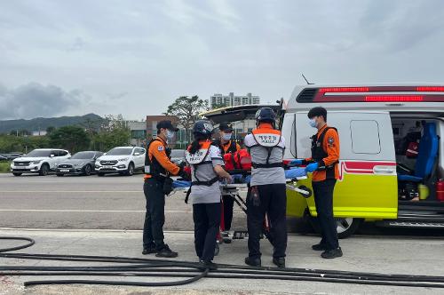 250919 동해해경  낚시어선-레저보드 충돌 상황 가정 3분기 수난대비 훈련 실시 4