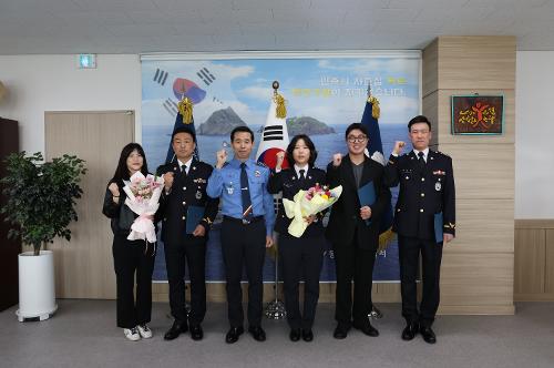 251103 동해해양경찰서, 가족과 함께하는 특별승급 및 승진임용식 개최 2