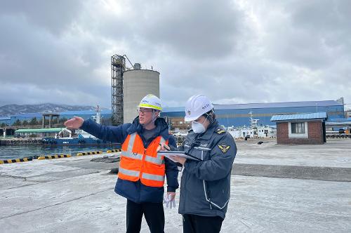251212 동해해경, 선박 및 항만 미세먼지 점검 실시 1