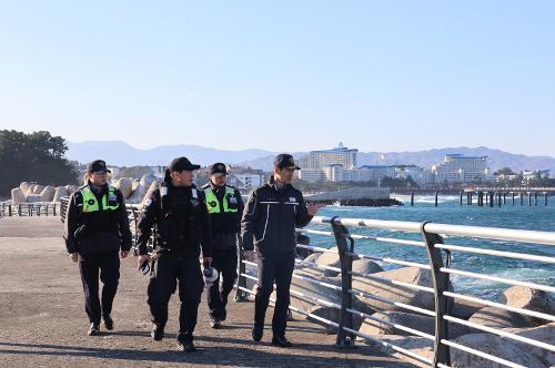(25.12.31.) 동해해경, 해맞이 안전사고 예방 총력 대응 2