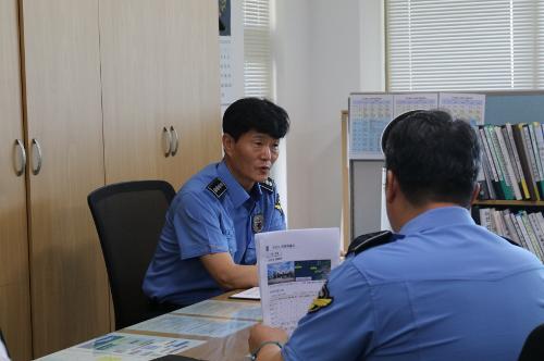 250702 신임 군산해경서장_ 첫 행보로 치안현장 점검 나서 3