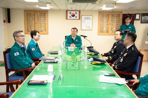 (240530) 행정안전부 장관 함정 및 VTS 현장점검 사진4