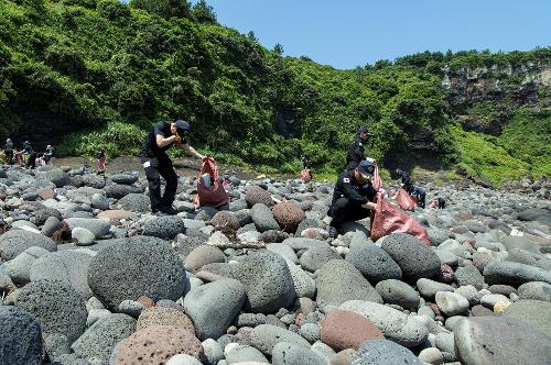 (250703) 제주 해양환경보전을 위한 우도 해안가 정화활동 6