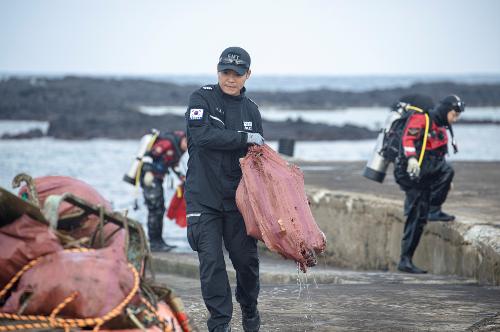 (251105) 제주 하도리 토끼섬 인근 수중정화활동(김병만) 10