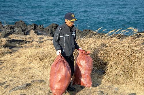 (251208) 닭머르해안 마약수색 및 정화활동 1