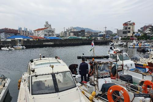 200531-제주해경, 동력수상레저기구 무상 점검 및 사고예방 캠페인 실시 사진3