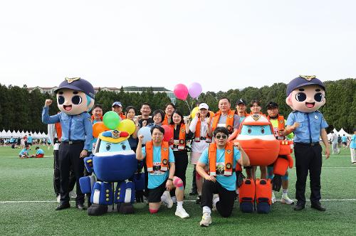 240428-마라톤 대회에 구명조끼! 안전문화 확산을 위한 이색 홍보 실시 사진4