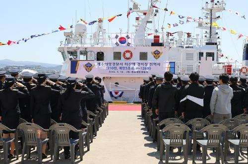 2405016-제주항 7부두에서 샴페인이 깨진 이유는 사진3