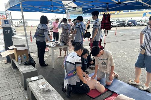 240806-연안사고 예방 안전문화 확산! 한림항에서 “물놀이 헐때랑 구명조끼 입게마씸” 진행 사진1