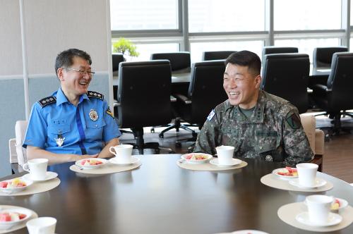 육군 수도군단장, 중부해경청 방문(2024.6.12.) 사진3