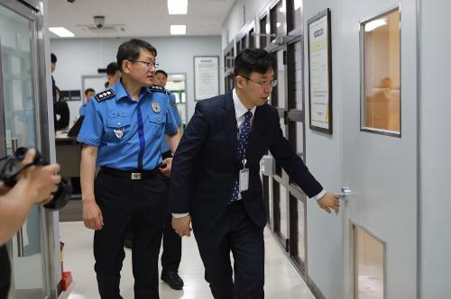 김용진 중부해경청장, 인천서 신청사 및 경인항VTS 현장점검(2024.6.18.) 사진10