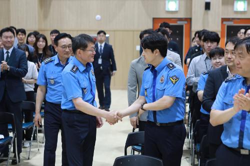 김용진 중부해경청장, 인천서 신청사 및 경인항VTS 현장점검(2024.6.18.) 사진11