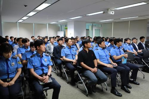 김용진 중부해경청장, 내부 직원들 대상 특별강연 진행(2024.7.3.) 사진2