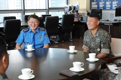 해군2함대 사령관, 중부해경청 방문 (2024.08.01.) 사진8