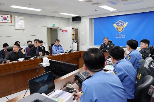 240320_김종욱 해양경찰청장, 일본 시모노세키해역 전복선박 관련 대응상황 확인 점검 사진2