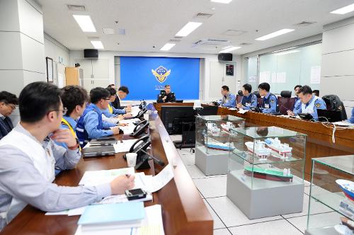 241108_제주 해역 어선 침몰사고 중앙구조본부 가동 사진3