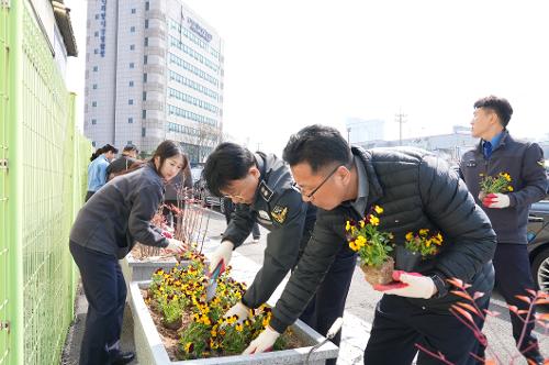 남해해경청, 제80회 식목일 맞아 플로깅 등 행사 진행 3