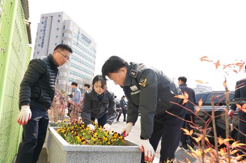 남해해경청, 제80회 식목일 맞아 플로깅 등 행사 진행 1