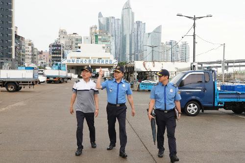 남해해경청장, 연안 안전점검주간 부산 광안리 현장점검 4