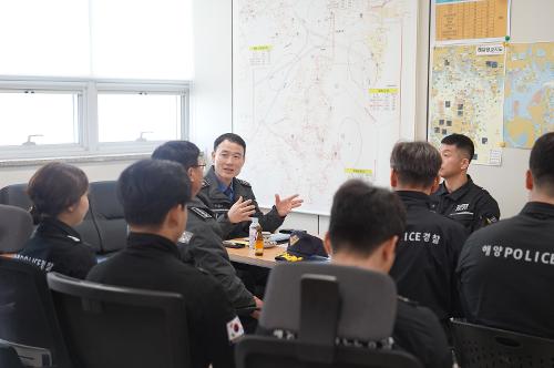 하만식 청장, 창원구조대, 마산파출소, 마산항VTS 현장 점검 4
