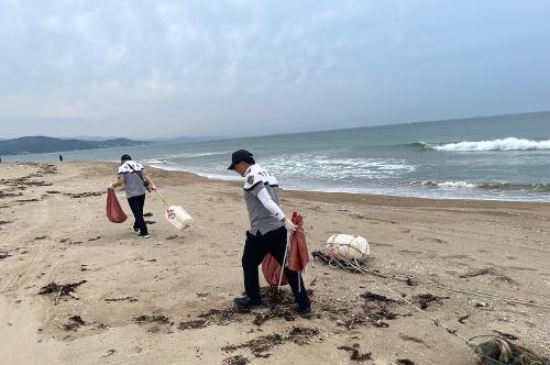 240530 포항해경, 제29회 바다의 날 기념 민·관 합동 연안정화활동 실시 사진1