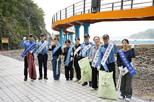 (241015) 사랑방 봉사단 해안정화활동 사진2