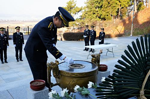 (250102) 2025년 충혼탑 참배 및 시무식 개최 사진1