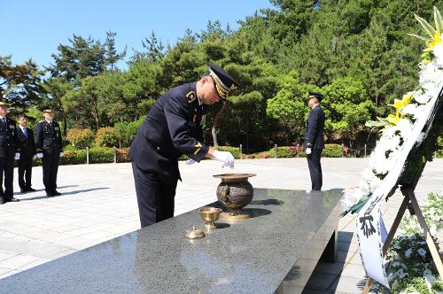 서해해경청, 제70회 현충일 맞아 호국영령 추모 2