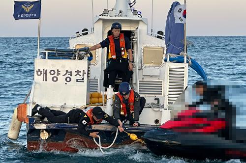 속초해경, 양양 정암해수욕장 해상 기관고장 수상오토바이 구조! 사진2