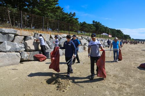 2024.9.25. 국제연안정화의 날 기념, 태안해경-국립공원공단 합동 연안정화행사 사진3