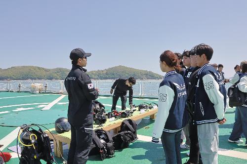250507 태안해경, 한서대학교 해양경찰학과 대상 함정견학 실시 3