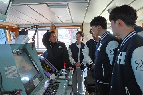 250507 태안해경, 한서대학교 해양경찰학과 대상 함정견학 실시 1