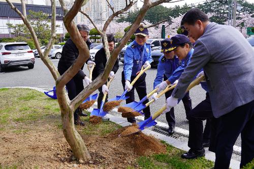 (240405)통영해경, 제79회 식목일 맞아 기념식수 행사 사진2