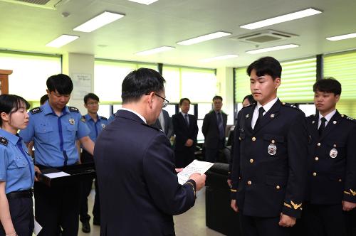 (6월 3일) 울진해경, 신임경찰관 전입신고식 및 선행경찰관 칭찬카드 수여식 거행 사진2