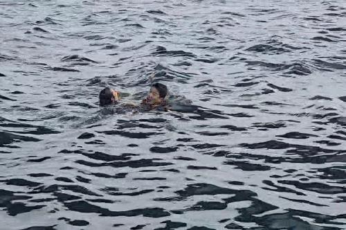 (4.13.) 강구항 내 익수자 구조 사진 사진2
