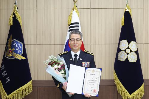 (7.14.) 2025년 상반기 모범공무원 수여 사진 사진1