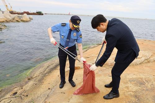 240530 울산해경, 제 29회 바다의 날 기념 연안 정화활동 실시 사진2