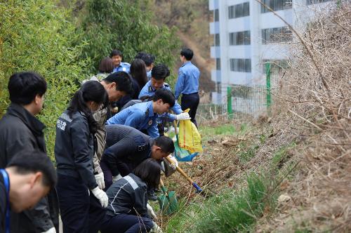 250404 식목일 기념 나무심기 행사 사진3