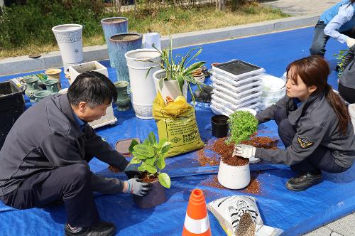 250404 식목일 기념 나무심기 행사 사진5